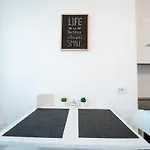 San Siro 6 Min - Life 15 Min *